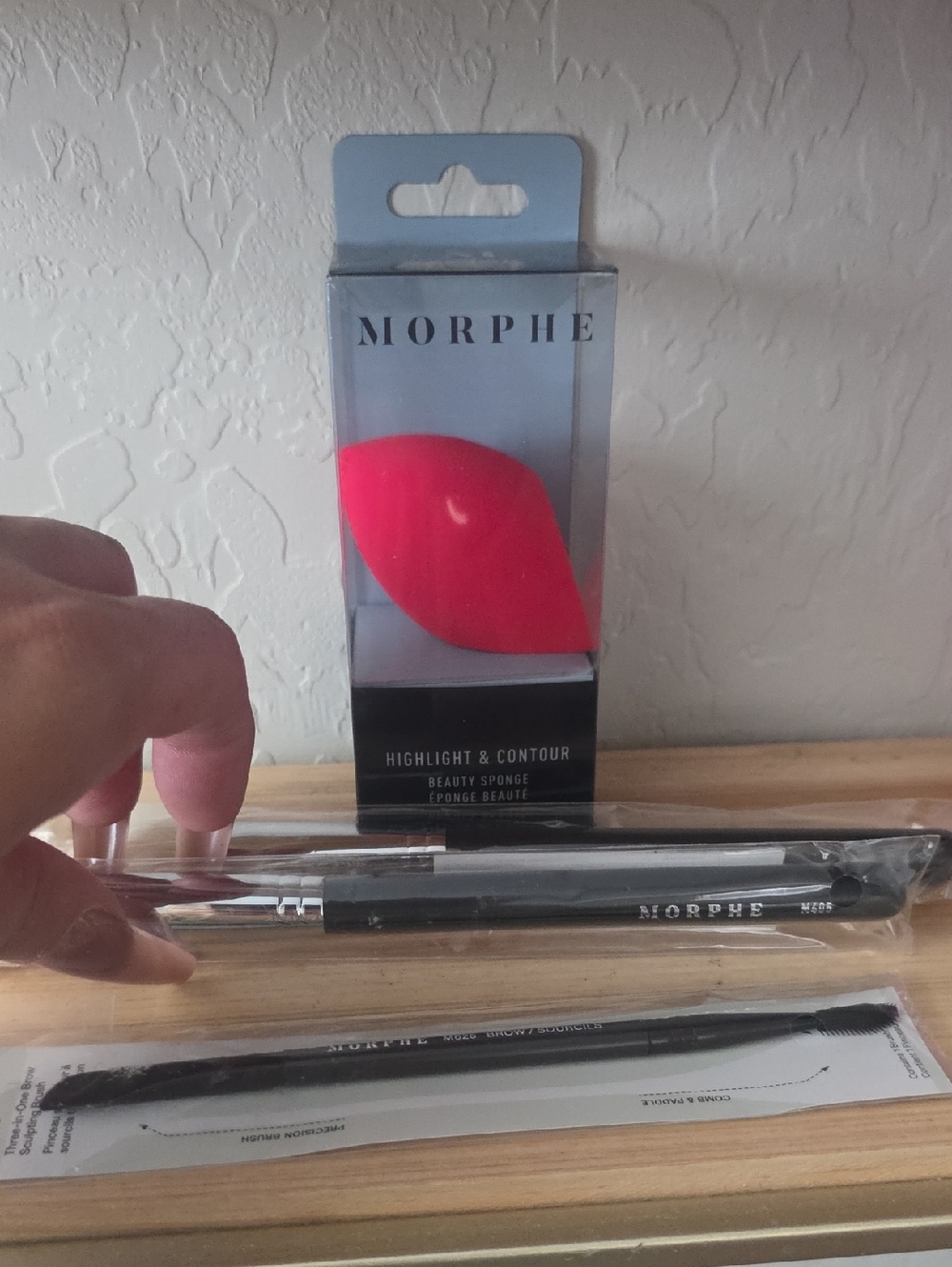 Morphe Hot Pink Highlight & Contour Sponge with Brushes